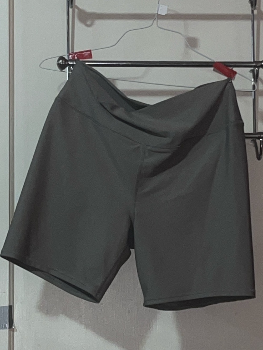 Women's V-Waist Bike Shorts in Olive Green